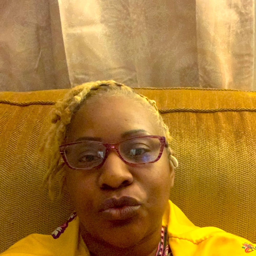 Meet your Posher, Cynthia